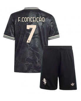 Billige Fotballdrakt Juventus Francisco Conceicao #7 Replika Tredjedraktsett Barn 2025-26 Kortermet (med bukser)